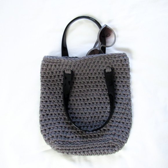 Chic + Minimal Knit Tote Purse Fashion Bag in Charcoal Grey - Picture 2 of 8